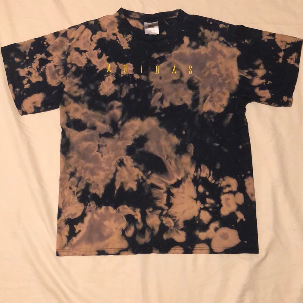 Adidas acid wash + embroidered t shirt size medium